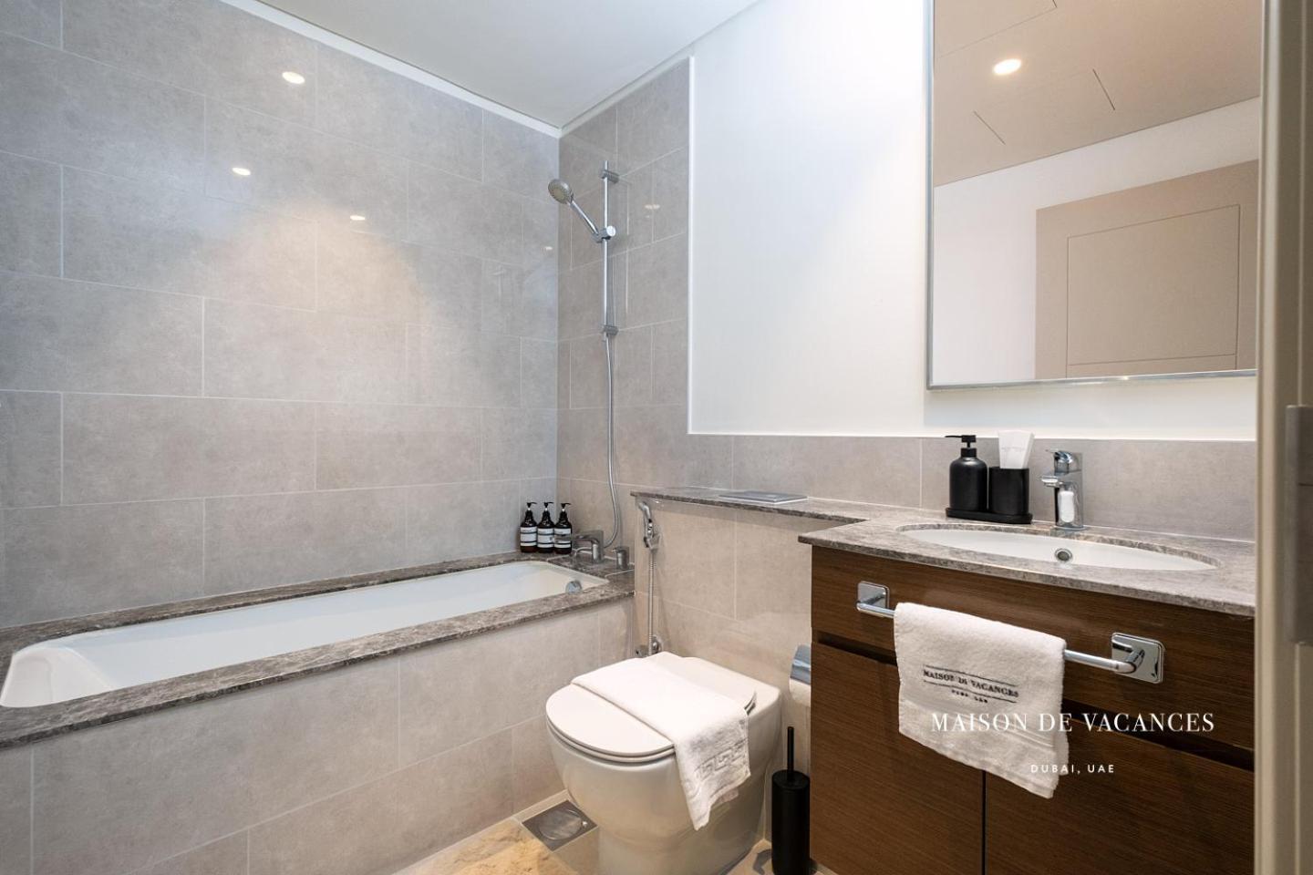 Appartement Three Bedroom In Downtown With Burj Khalifa View *